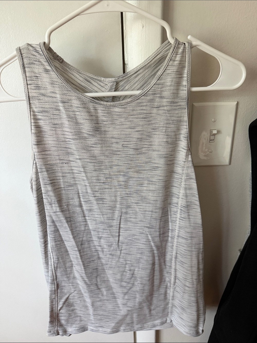 Lululemon Women's Heather Light Gray Scoop Neck Tank Top